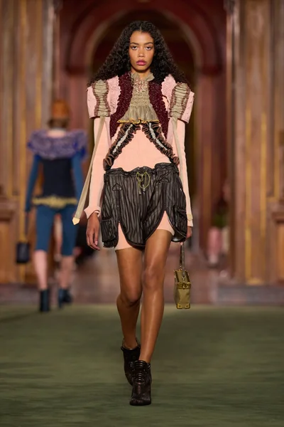 Look 53